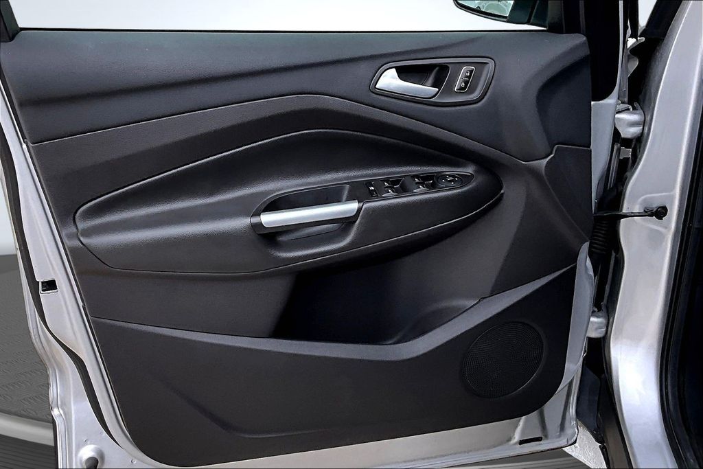 Thumbnail: 2016 Ford Escape - 24