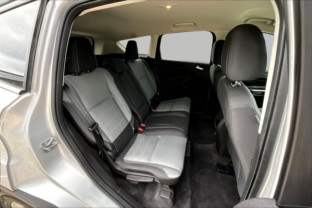 Thumbnail: 2016 Ford Escape - 32