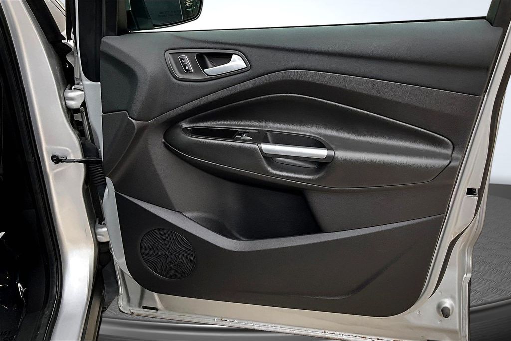 Thumbnail: 2016 Ford Escape - 25