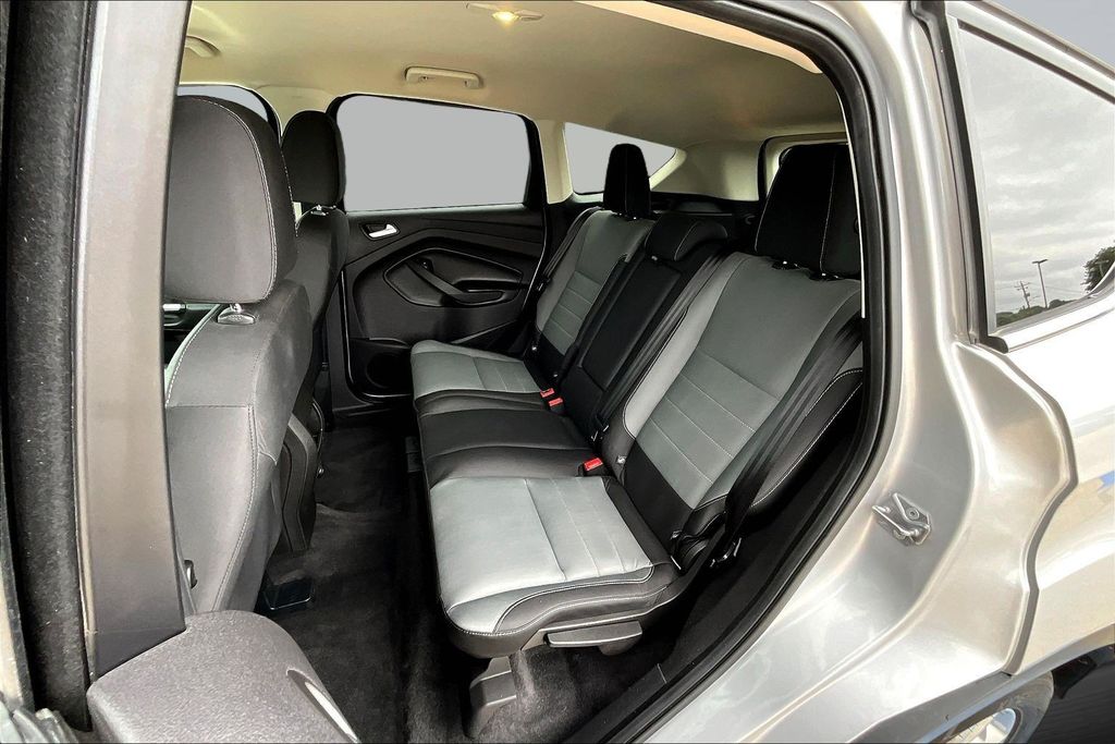Thumbnail: 2016 Ford Escape - 31