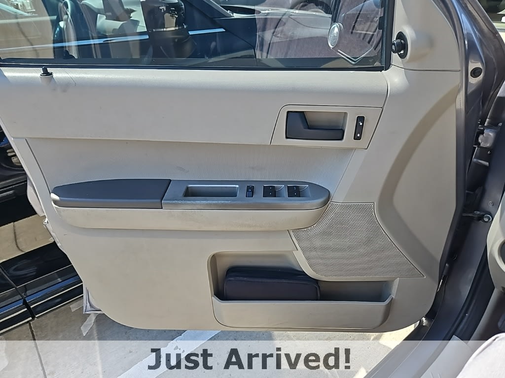 Thumbnail: 2008 Ford Escape - 10