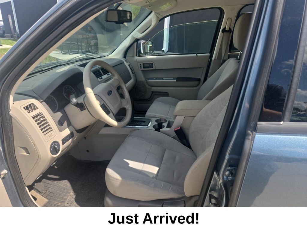 Thumbnail: 2010 Ford Escape - 4
