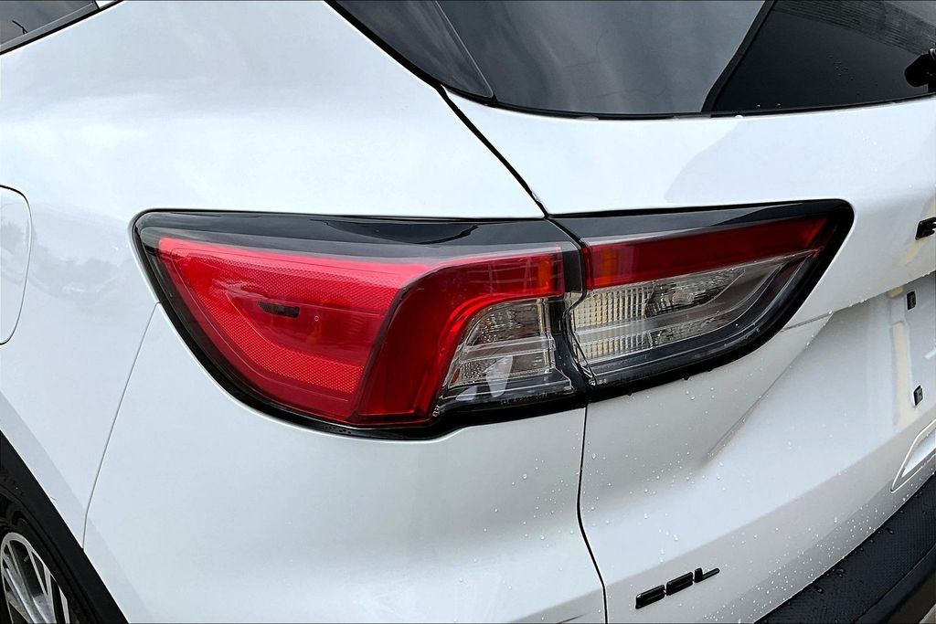 Thumbnail: 2022 Ford Escape - 34