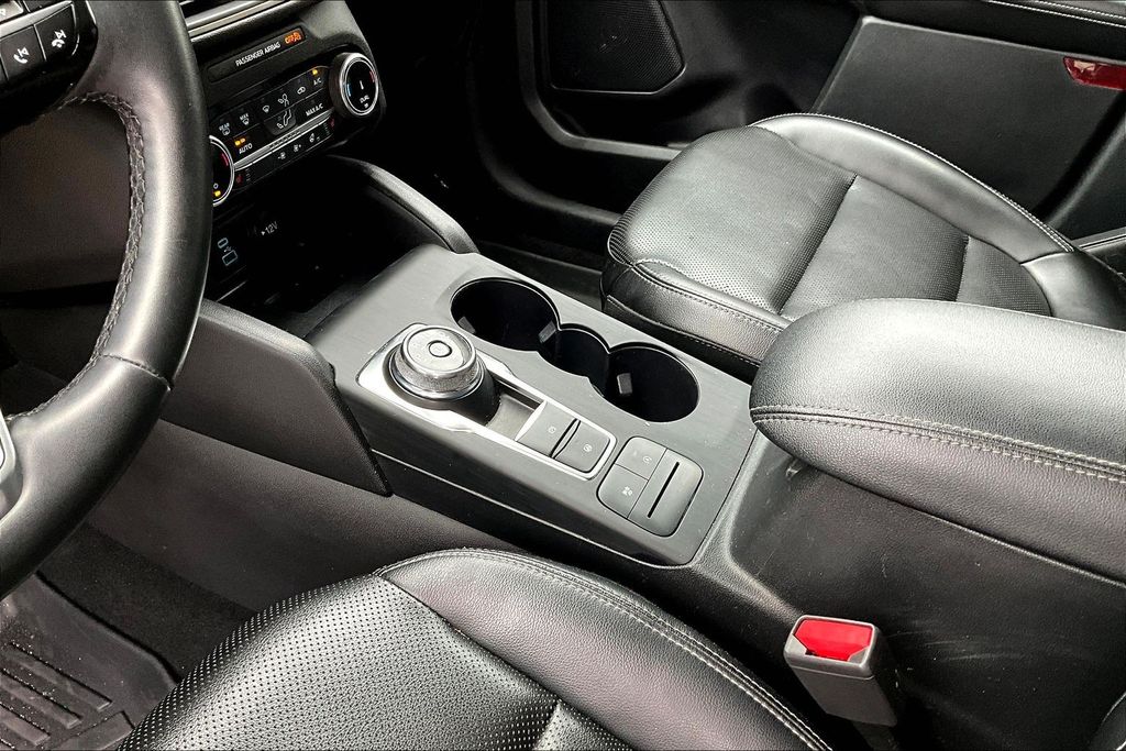 Thumbnail: 2022 Ford Escape - 15