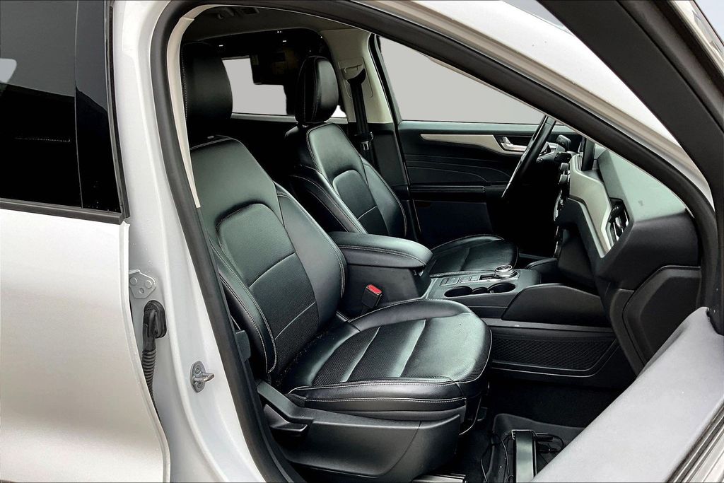 Thumbnail: 2022 Ford Escape - 9