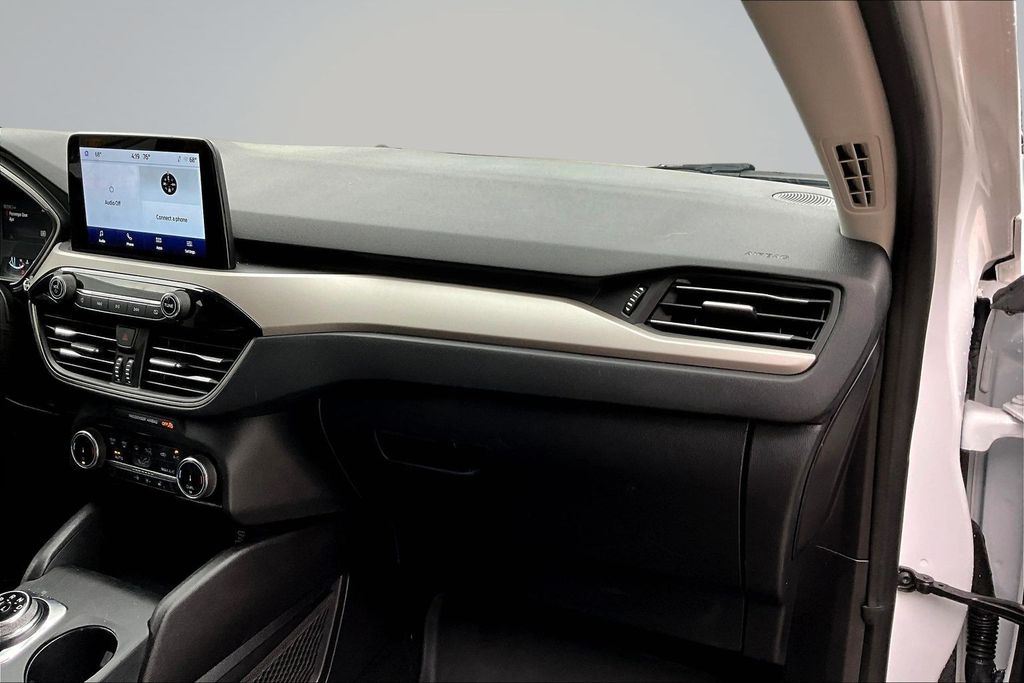 Thumbnail: 2022 Ford Escape - 13