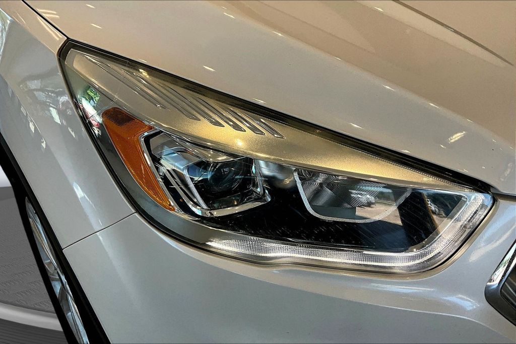 Thumbnail: 2019 Ford Escape - 33