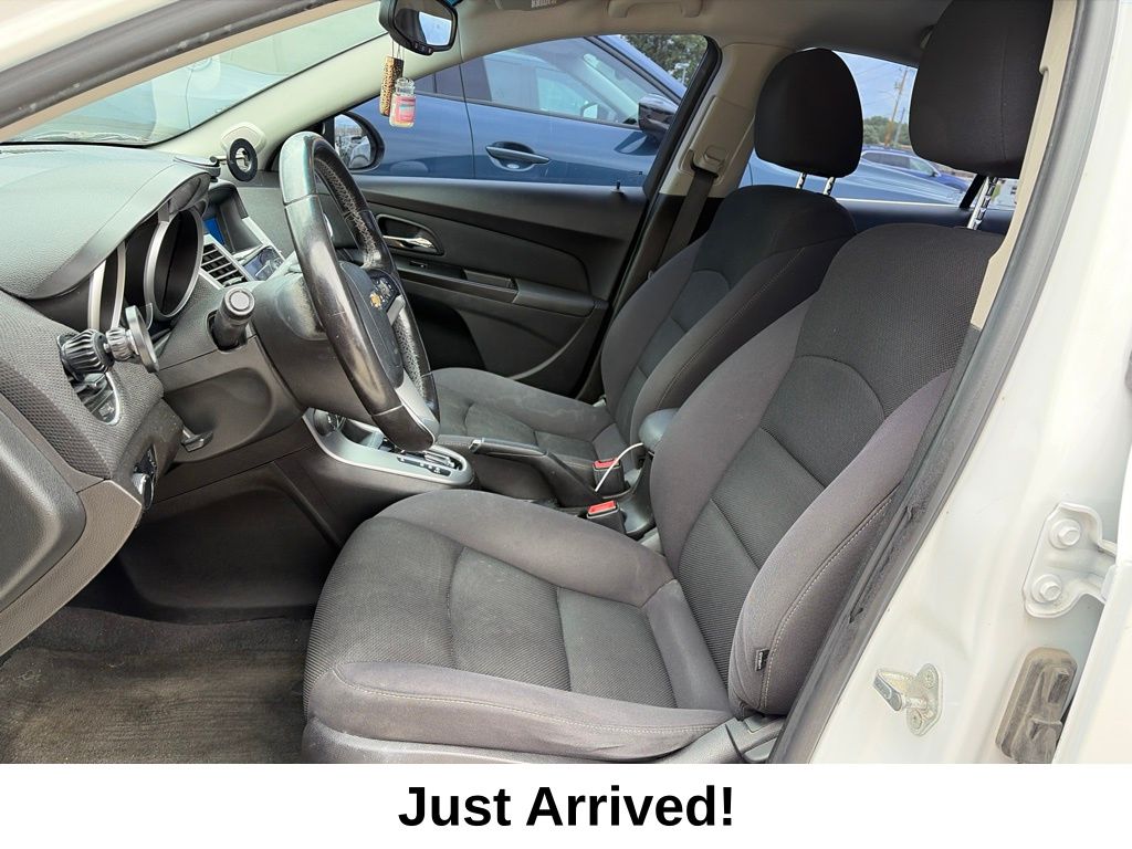 Thumbnail: 2013 Chevrolet Cruze - 5
