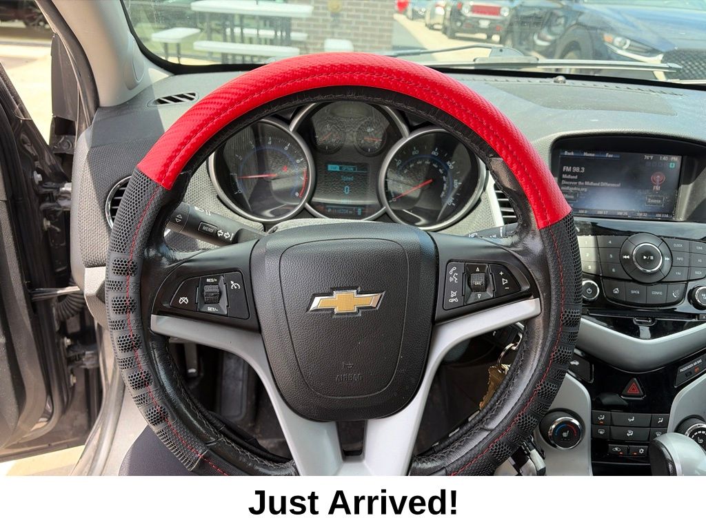 Thumbnail: 2015 Chevrolet Cruze - 4