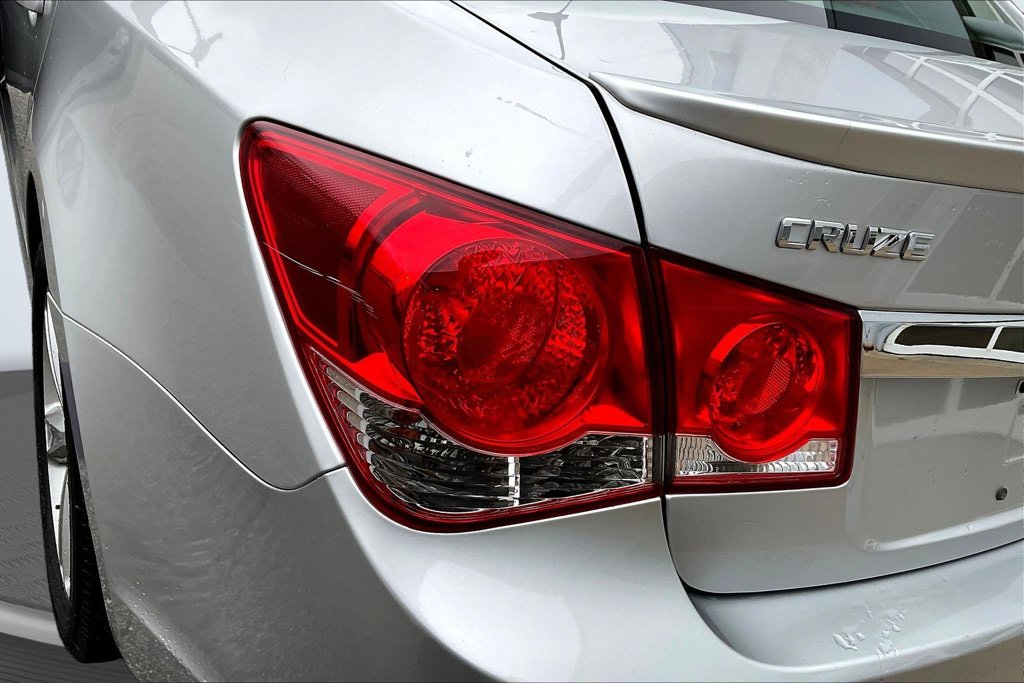 Thumbnail: 2016 Chevrolet Cruze - 33