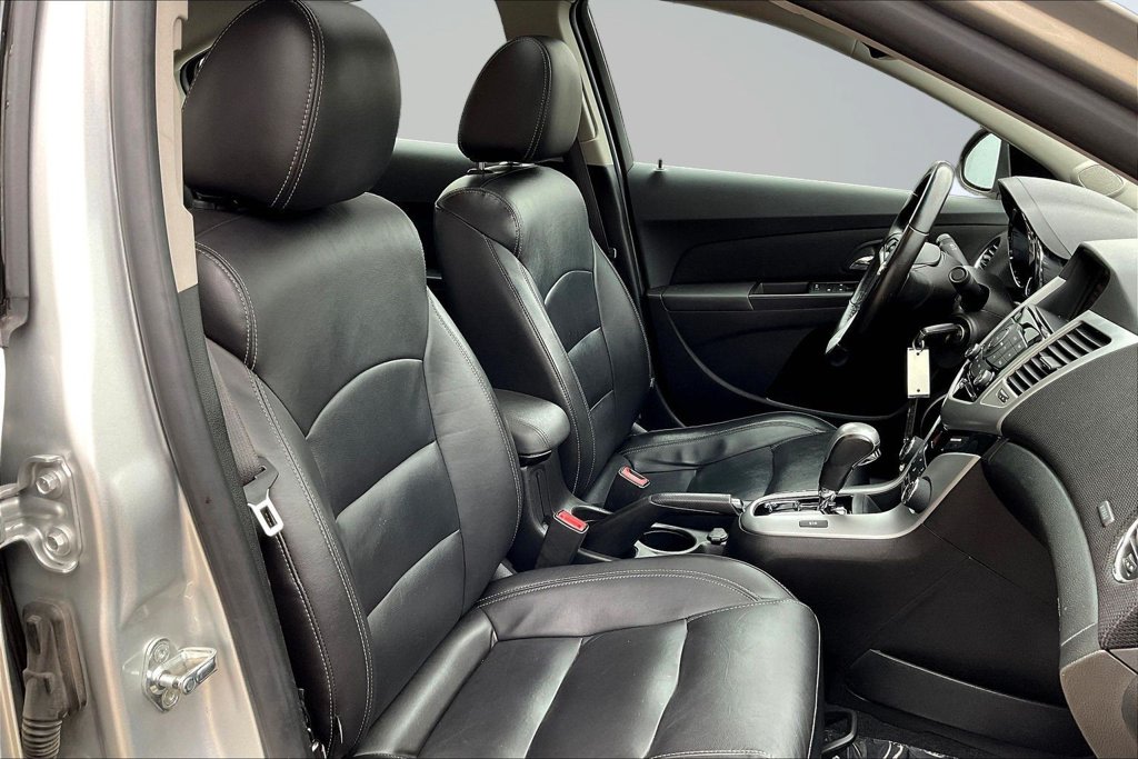 Thumbnail: 2016 Chevrolet Cruze - 9