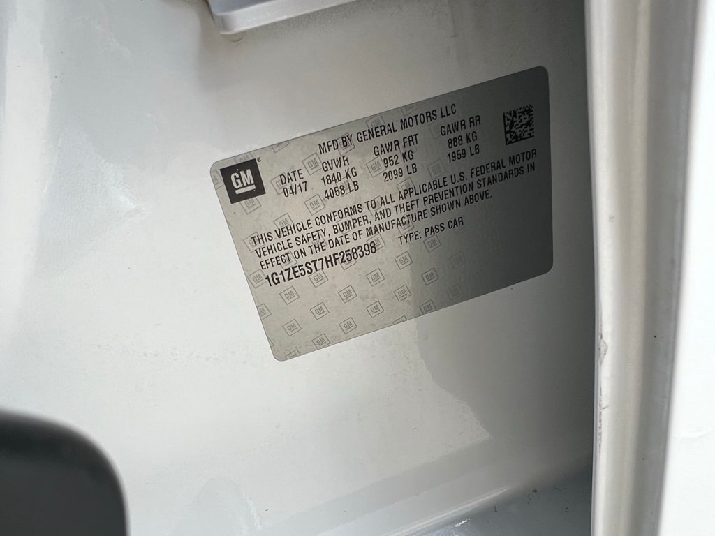 Thumbnail: 2017 Chevrolet Malibu - 16