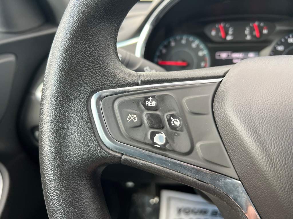 Thumbnail: 2017 Chevrolet Malibu - 24