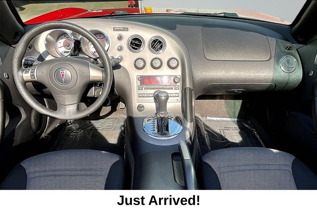 Thumbnail: 2008 Pontiac Solstice - 11
