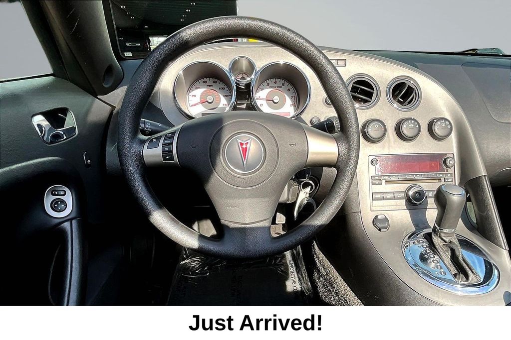 Thumbnail: 2008 Pontiac Solstice - 2