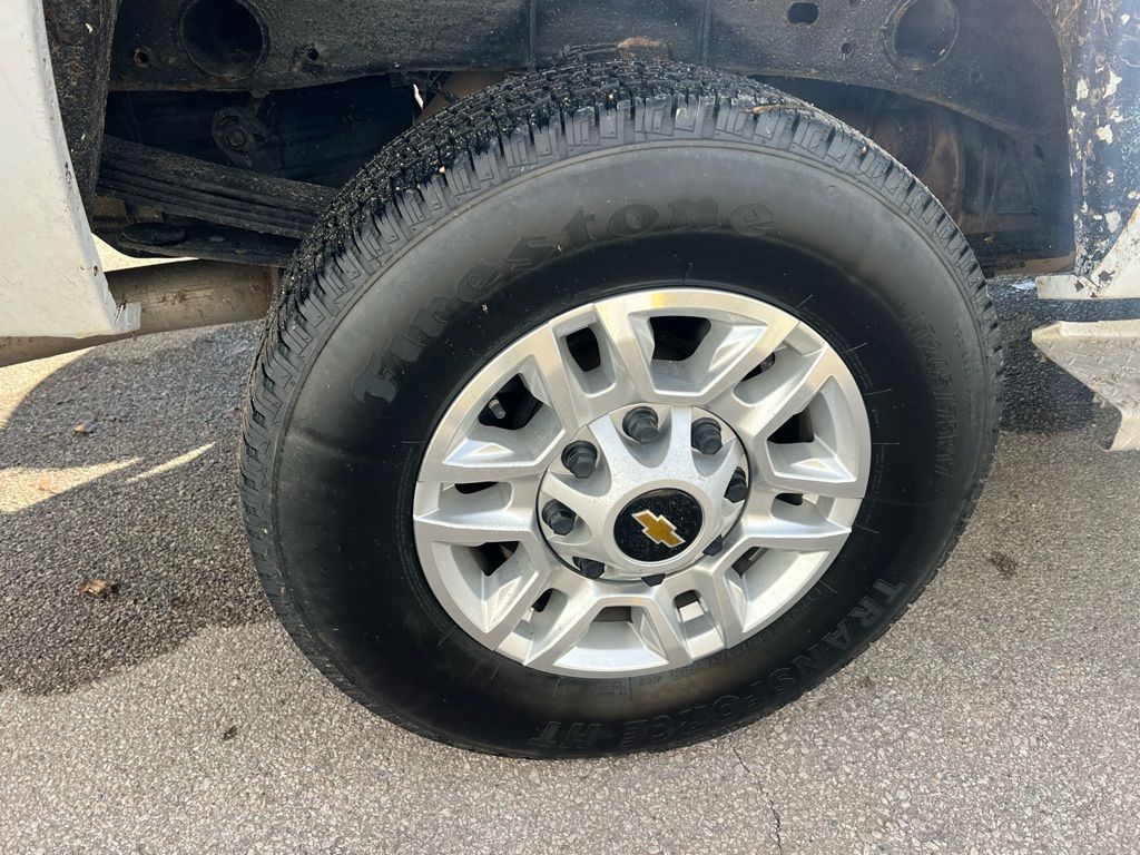 Thumbnail: 2011 Chevrolet Silverado 2500 - 23