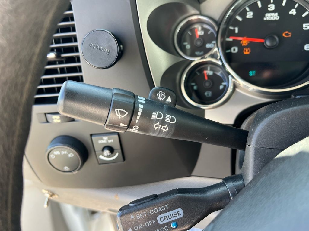 Thumbnail: 2011 Chevrolet Silverado 2500 - 34