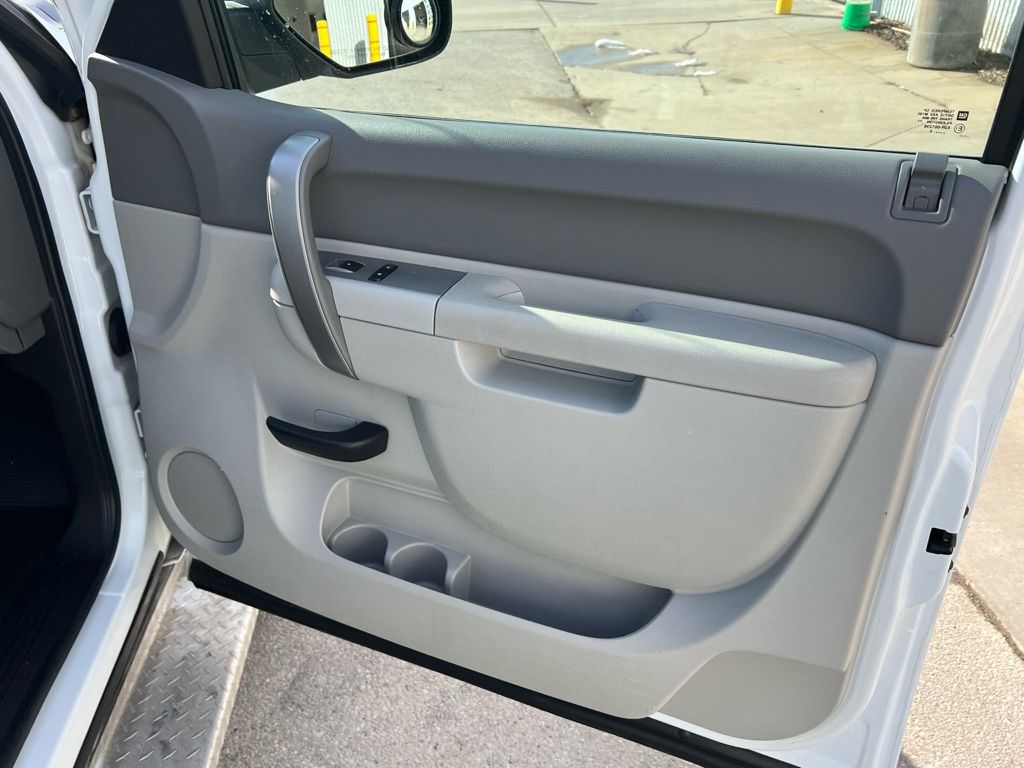 Thumbnail: 2011 Chevrolet Silverado 2500 - 35