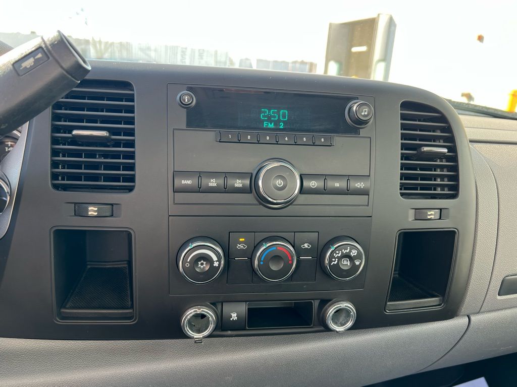 Thumbnail: 2011 Chevrolet Silverado 2500 - 14