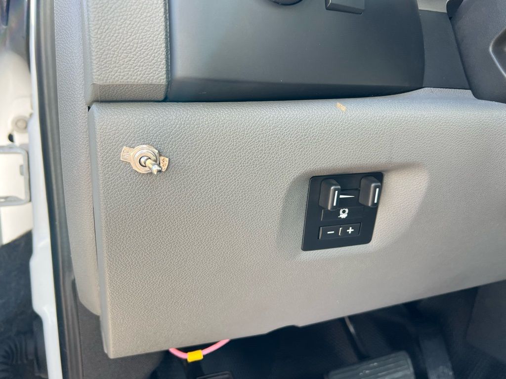 Thumbnail: 2011 Chevrolet Silverado 2500 - 25