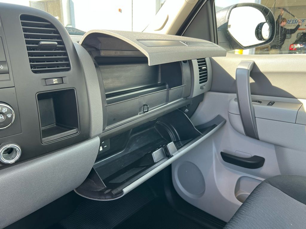 Thumbnail: 2011 Chevrolet Silverado 2500 - 13