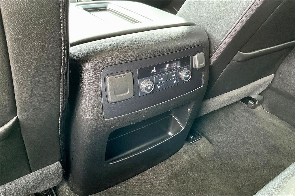 Thumbnail: 2018 GMC Yukon - 29