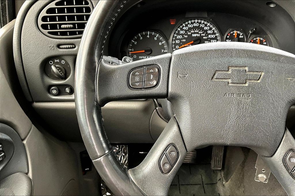 Thumbnail: 2002 Chevrolet TrailBlazer - 27