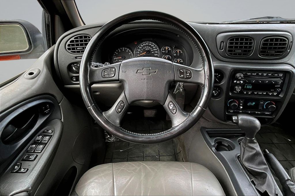 Thumbnail: 2002 Chevrolet TrailBlazer - 2