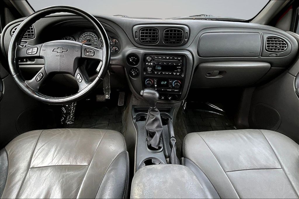 Thumbnail: 2002 Chevrolet TrailBlazer - 14