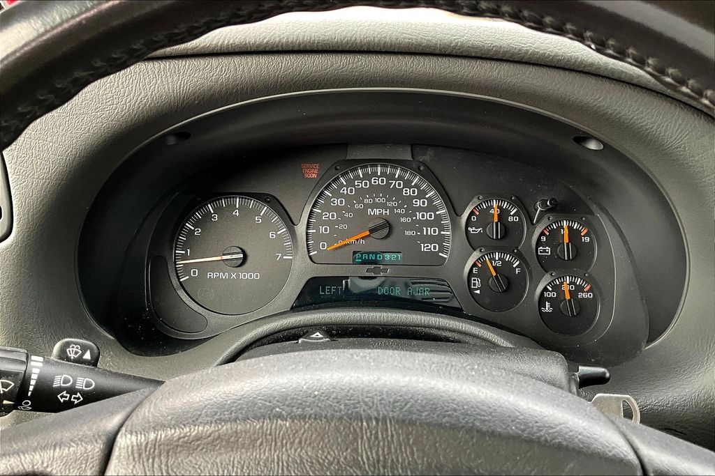 Thumbnail: 2002 Chevrolet TrailBlazer - 17