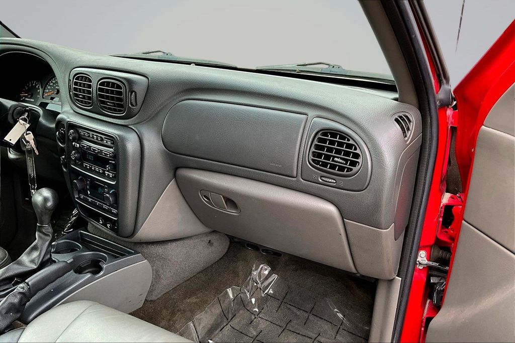 Thumbnail: 2002 Chevrolet TrailBlazer - 23