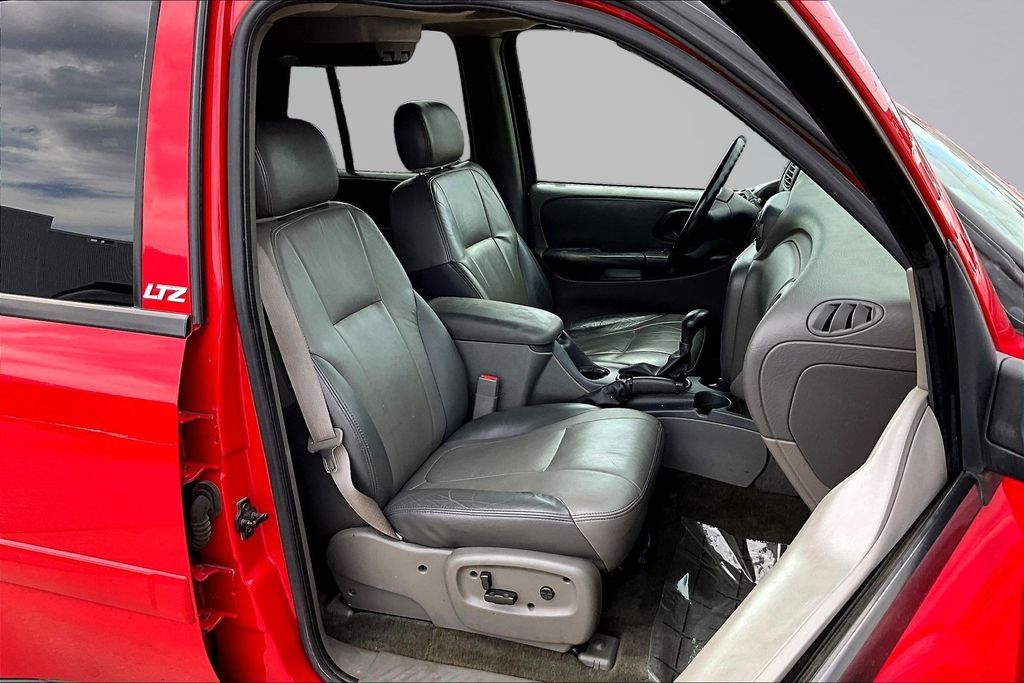 Thumbnail: 2002 Chevrolet TrailBlazer - 10