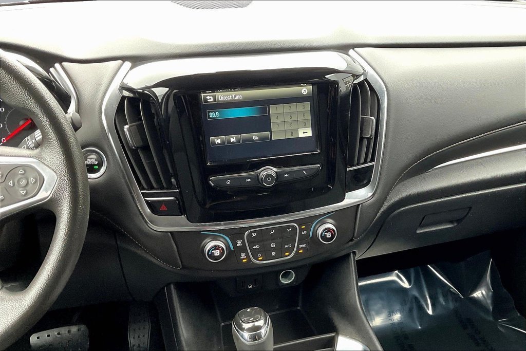 Thumbnail: 2018 Chevrolet Traverse - 15