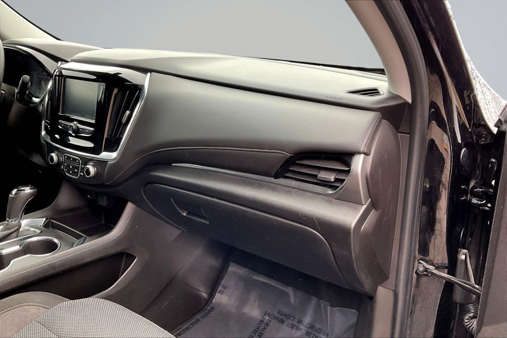 Thumbnail: 2018 Chevrolet Traverse - 14