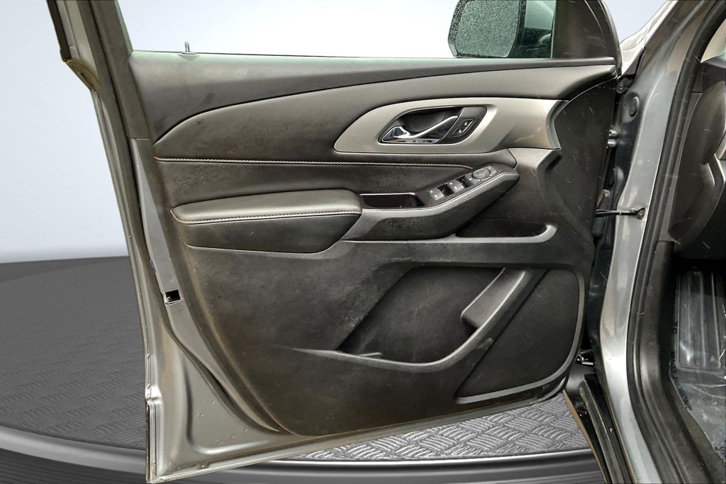 Thumbnail: 2019 Chevrolet Traverse - 24