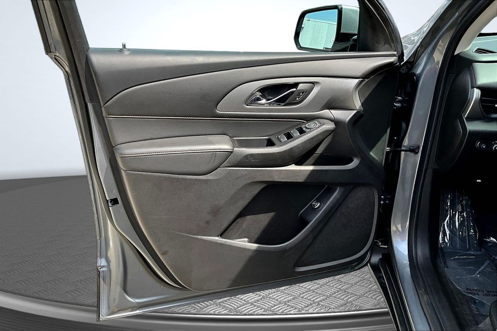 Thumbnail: 2019 Chevrolet Traverse - 24