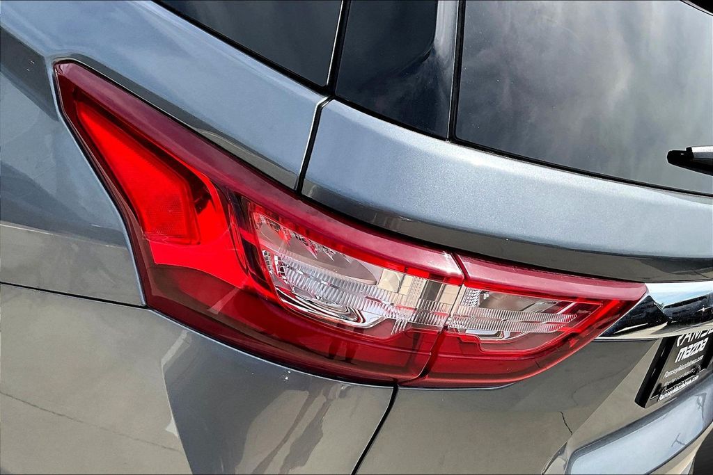 Thumbnail: 2019 Chevrolet Traverse - 35