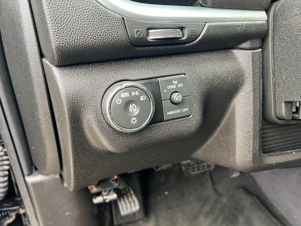 Thumbnail: 2015 Chevrolet Traverse - 24