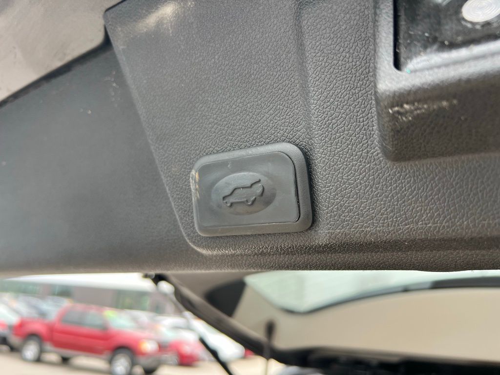 Thumbnail: 2015 Chevrolet Traverse - 31