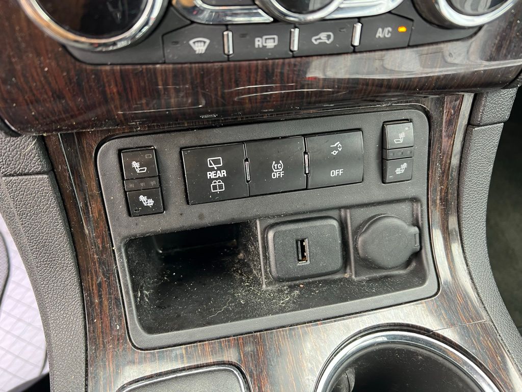 Thumbnail: 2015 Chevrolet Traverse - 36