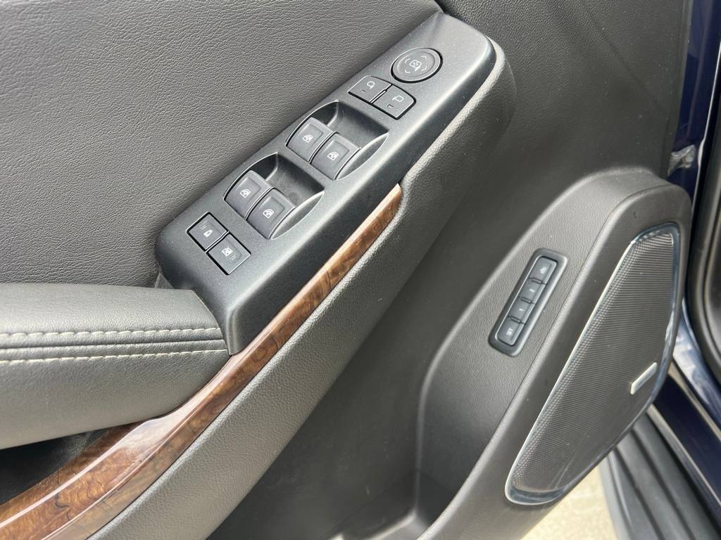 Thumbnail: 2019 Chevrolet Tahoe - 20