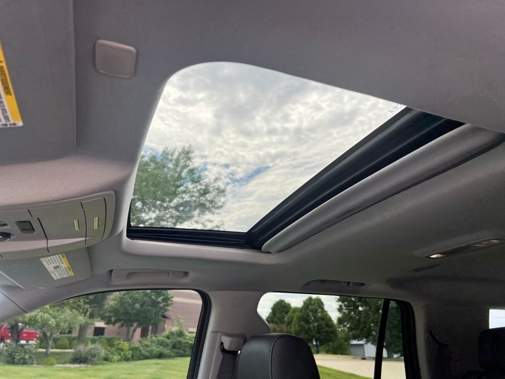 Thumbnail: 2019 Chevrolet Tahoe - 23