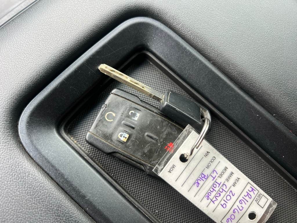 Thumbnail: 2019 Chevrolet Tahoe - 15