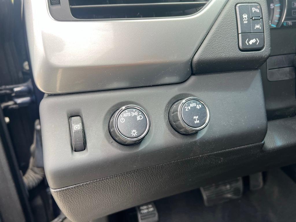 Thumbnail: 2019 Chevrolet Tahoe - 21