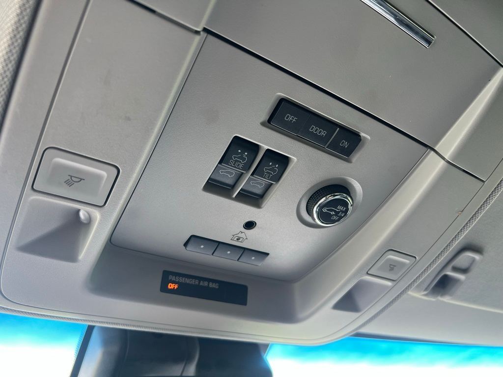 Thumbnail: 2019 Chevrolet Tahoe - 33