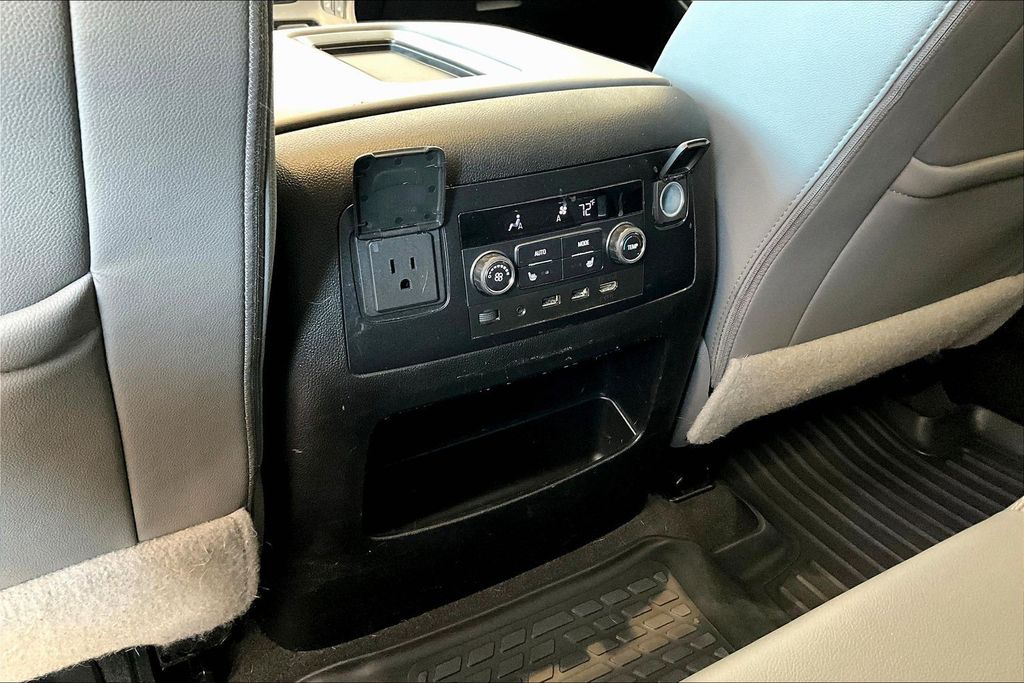 Thumbnail: 2019 Chevrolet Tahoe - 28
