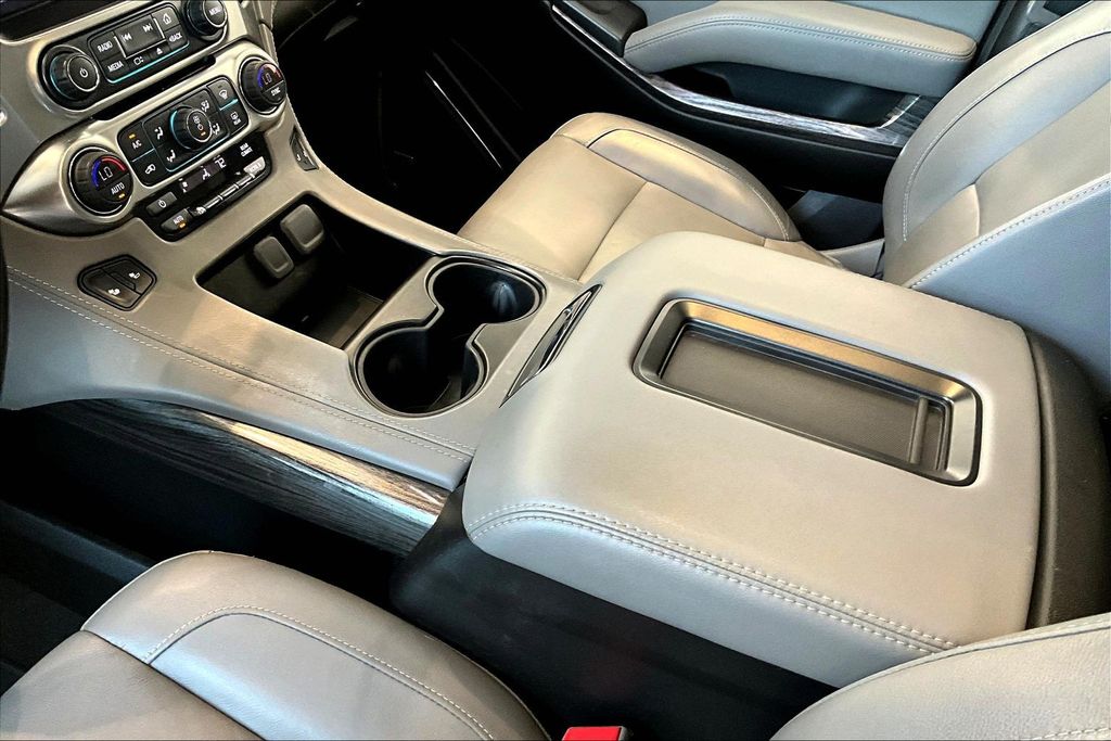 Thumbnail: 2019 Chevrolet Tahoe - 14