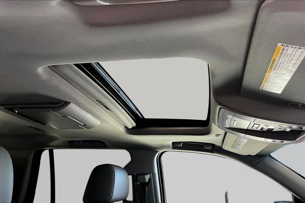 Thumbnail: 2019 Chevrolet Tahoe - 21