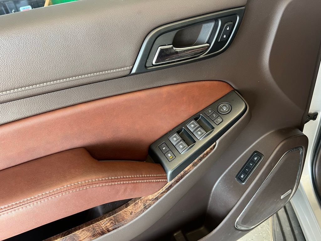 Thumbnail: 2015 Chevrolet Tahoe - 21