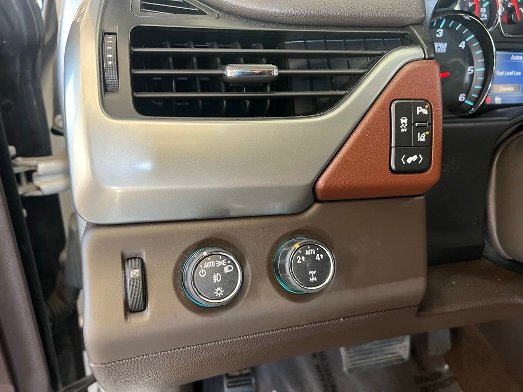 Thumbnail: 2015 Chevrolet Tahoe - 23